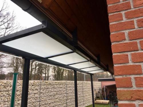 Glasüberdachung